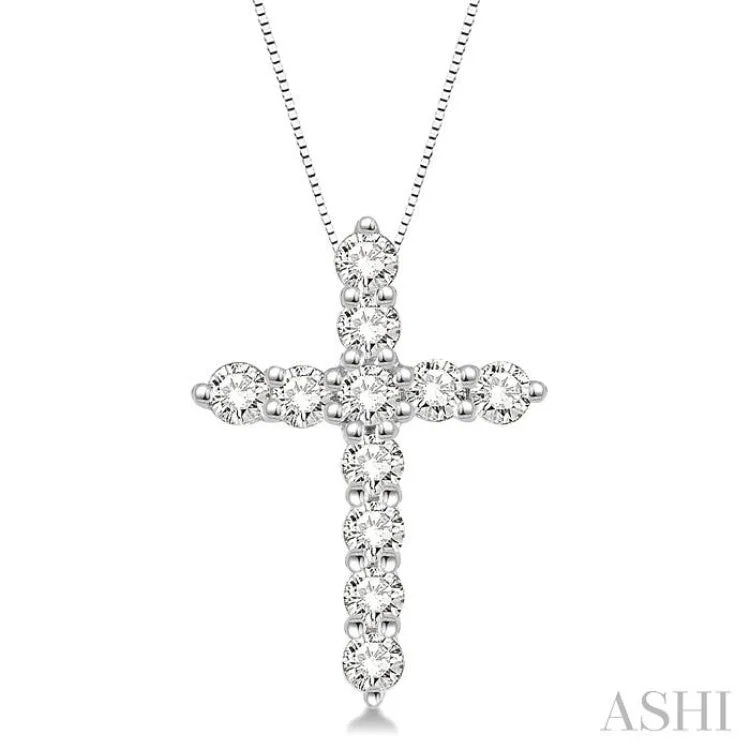 3/4 Ctw Round Cut Diamond Cross Pendant in 14K White Gold with Chain