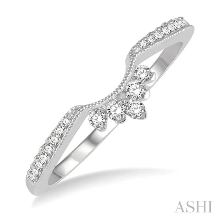 1/5 ctw Crown Arch Round Cut Diamond Wedding Band in 14K White Gold