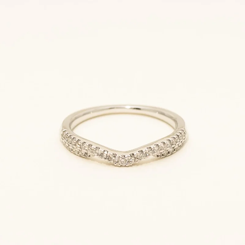 Diamond Curved Band in 14kt White Gold (1/4ct tw)