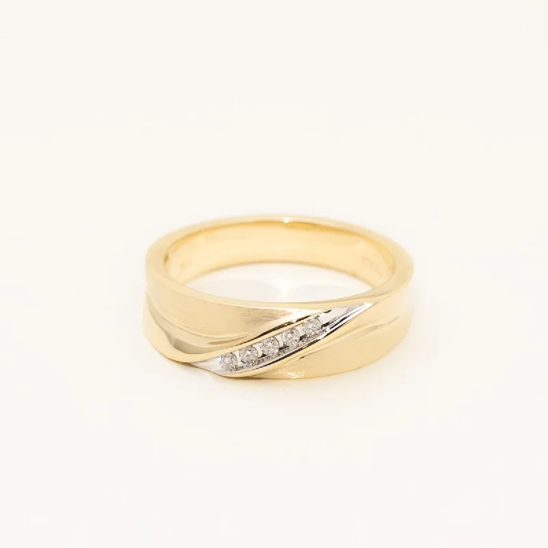 Mens Diamond Band in 10kt Yellow Gold (1/20ct tw)