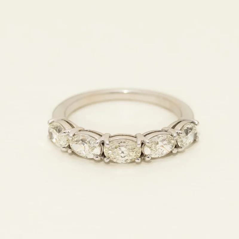 Oval Diamond Band in 14kt White Gold (1 1/2ct tw)