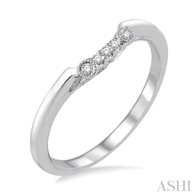 1/20 Ctw Round Cut Diamond Wedding Band in 14K White Gold