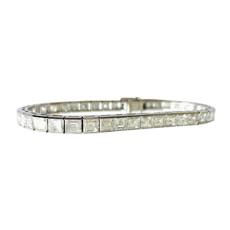 1980s Platinum Diamond Line Bracelet