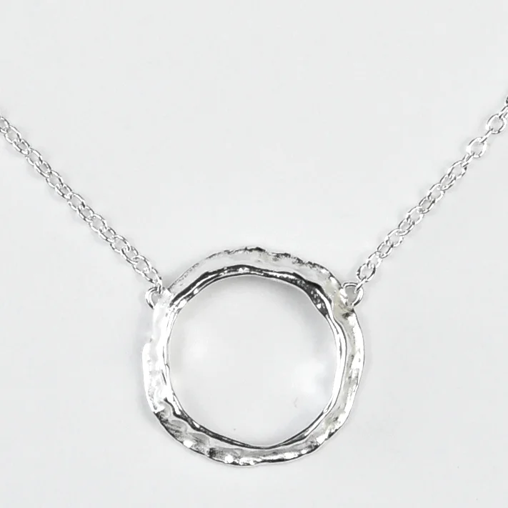 Mini Silver Opihi Circle Necklace